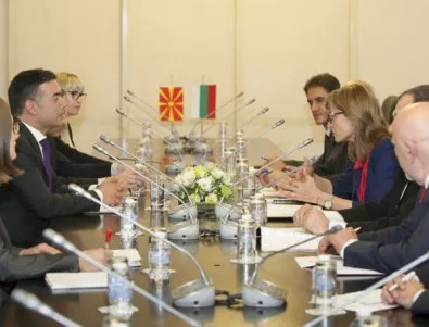 Външните министри на Македония и България финализират договора за добросъседство