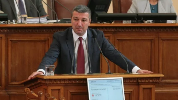 БСП се жалва - парламентът не гледал законопроектите им