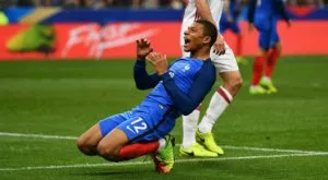 {{ otherArticle[0].article.title }}