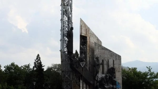 Ясно е какво ще замени паметника "1300 години България" пред НДК