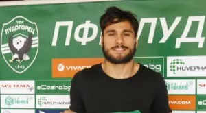 {{ otherArticle[0].article.title }}