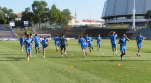 {{ otherArticle[0].article.title }}