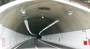 Пуснаха за движение тръбата за Варна на тунел "Ечемишка"