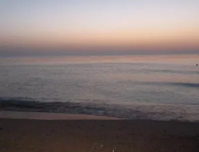 РЗИ-Бургас би отбой за радиационния плаж Вромос, нямало нужда туристите да бягат