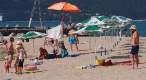 Туристи настояват да се ограничи нудизма по родното Черноморие