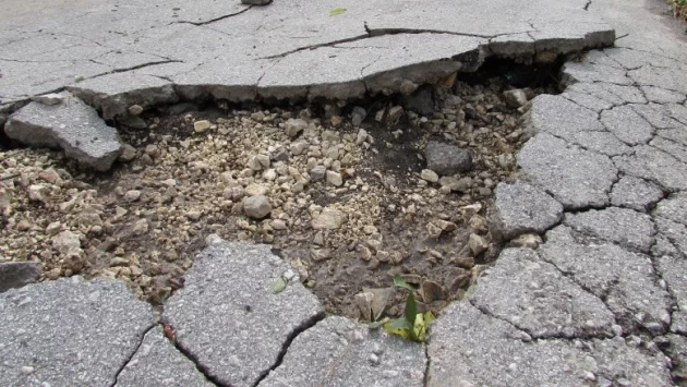 С 325 000 лв. ремонтират 100 км общински пътища в Плевен