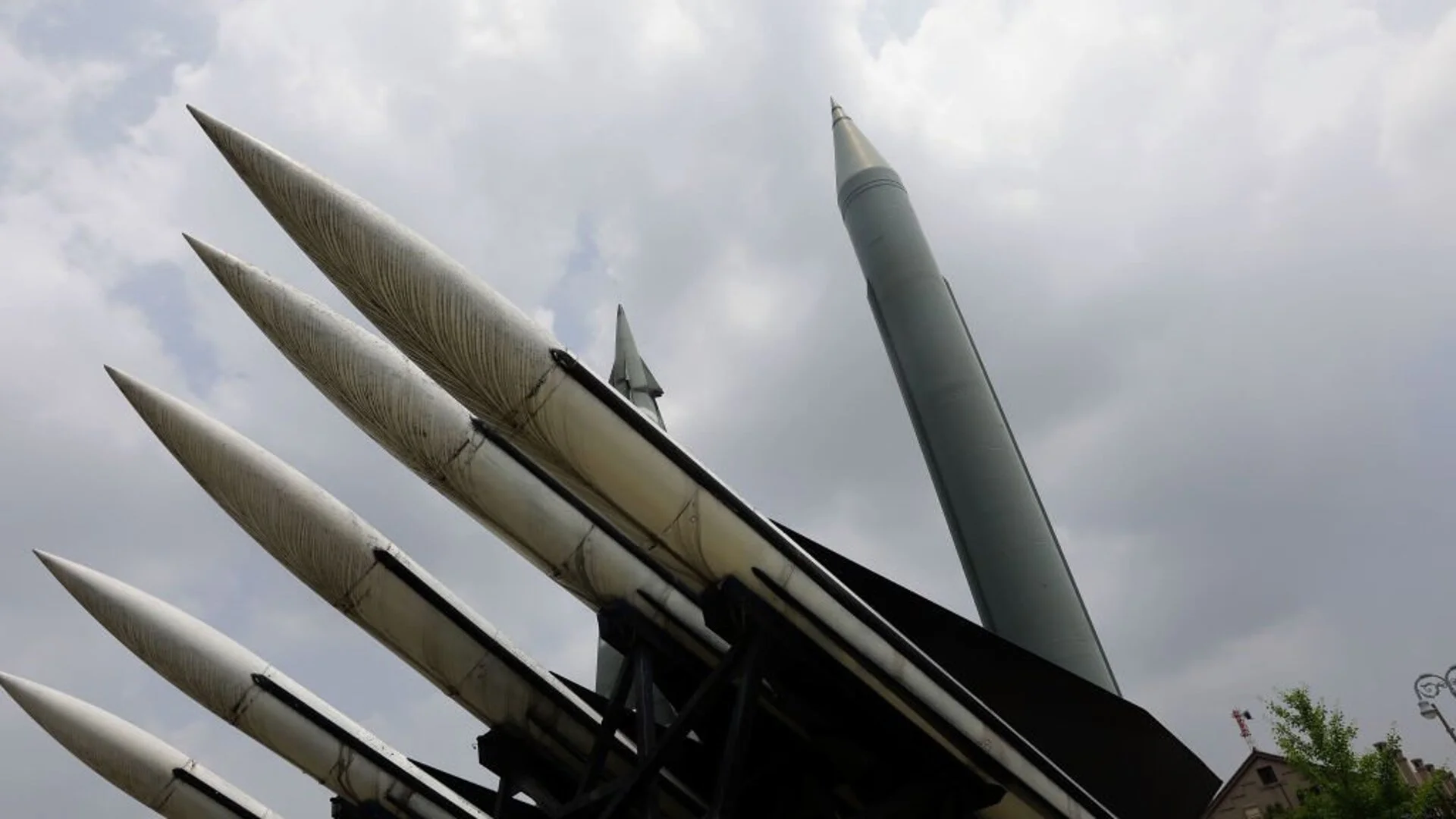 ЕС осъди изстрелването на балистична ракета от Северна Корея