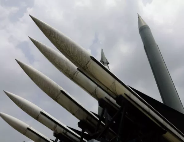 Откъде се взе ракетата на Пхенян?