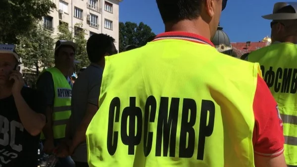 Полицаи излязоха на протест в деня на граничаря