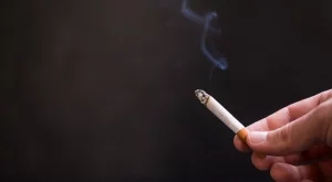 Кутия цигари във Франция ще струва 10 евро 
