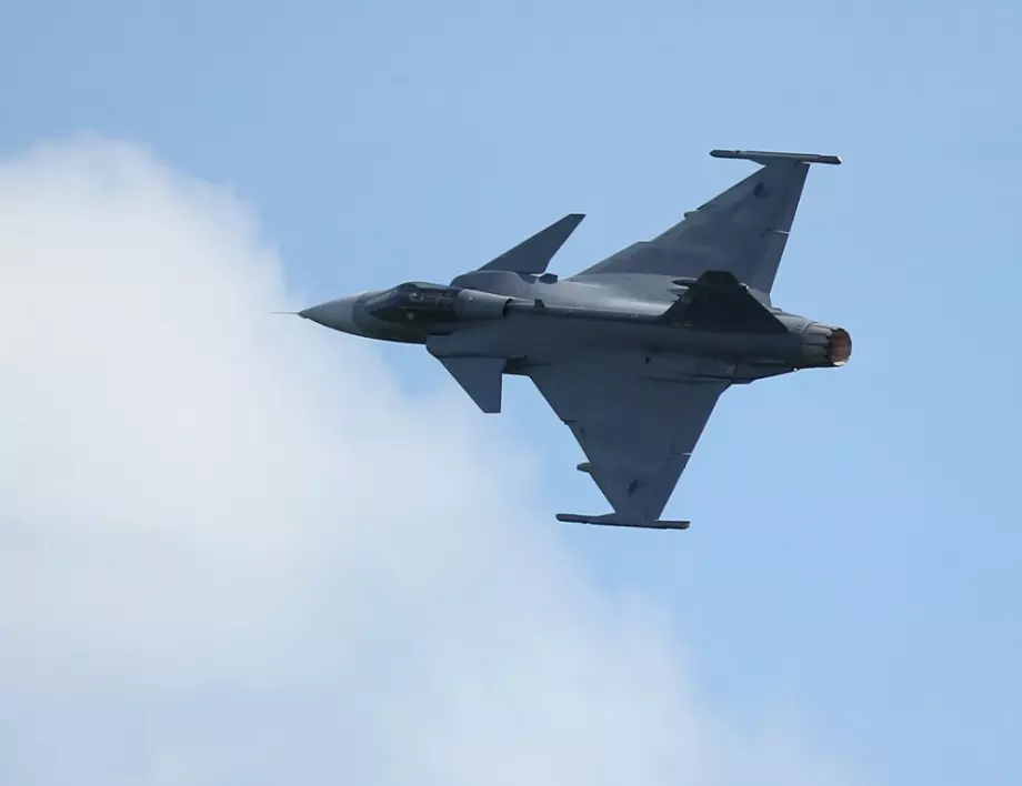 Не само F-16: Ясен сигнал, че Украйна може да получи и други изтребители