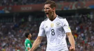 Барселона уреди халф, отказа се от Йозил и Дракслер