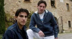 {{ otherArticle[0].article.title }}