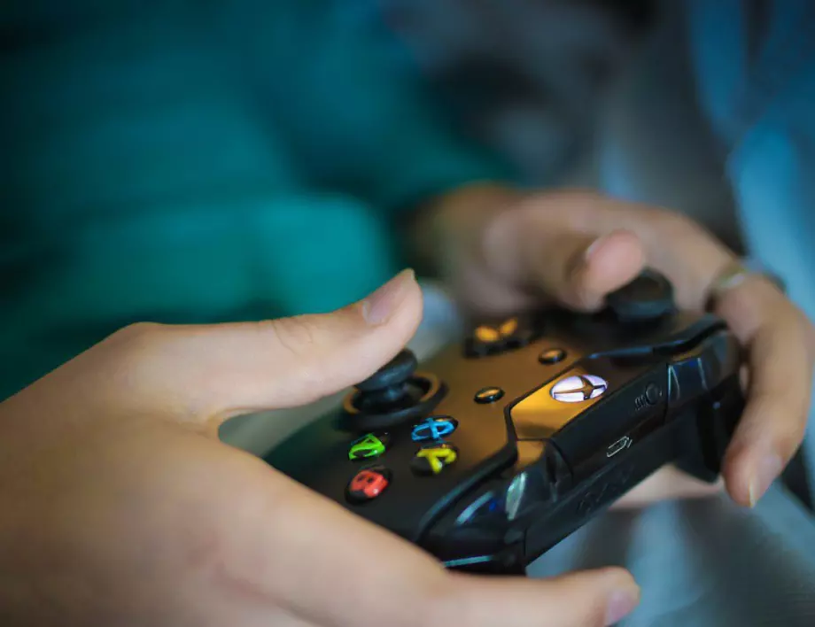 Срив в цената на акциите на китайски разработчик на видеогри 