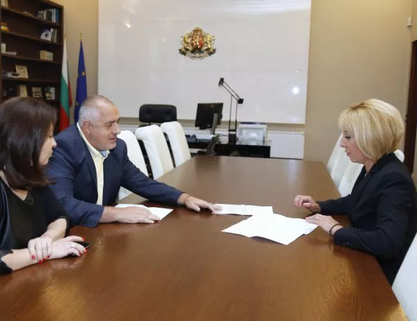 Борисов подкрепи Манолова в борбата срещу "модерното робство"