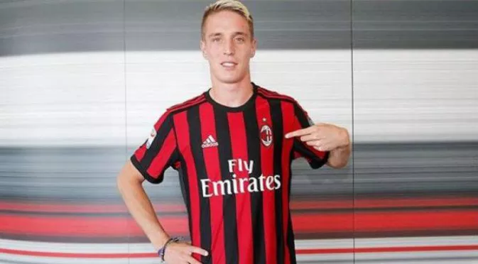 ВИДЕО: Милан привлече седми нов футболист за лятото