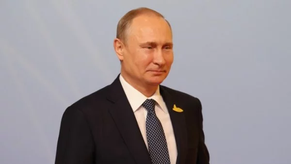 Путин доволен от развитието на отношенията Москва-Париж