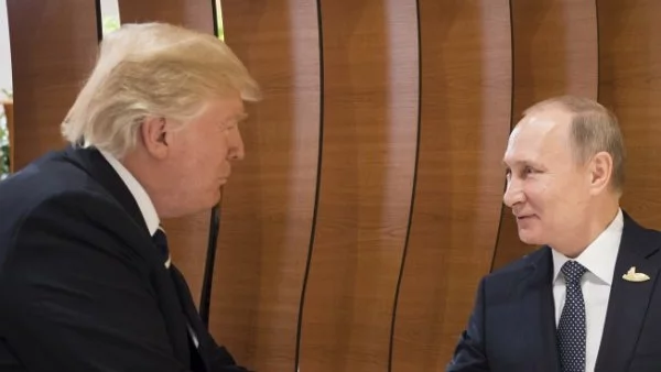 Над 2 часа разговаряха Тръмп и Путин