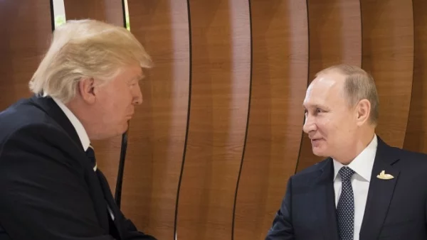 Тръмп и Путин все пак се срещнаха за кратко във Виетнам (Видео)