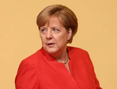 Меркел разкритикува предшественика си Герхард Шрьодер за новия му пост в 