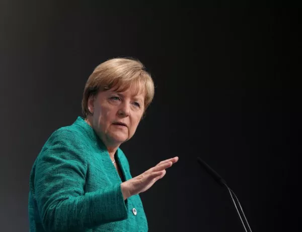 Меркел призова за спиране на "клането" в Сирия