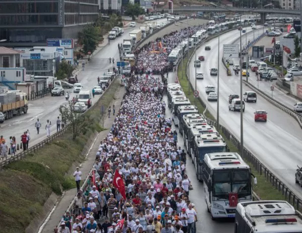 Невероятен като мащаб марш показа, че в Турция има опозиция срещу Ердоган