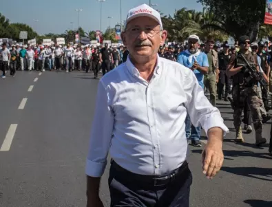 Лидерът на основната опозиция в Турция: Безплатни жилища за пострадалите от земетресенията