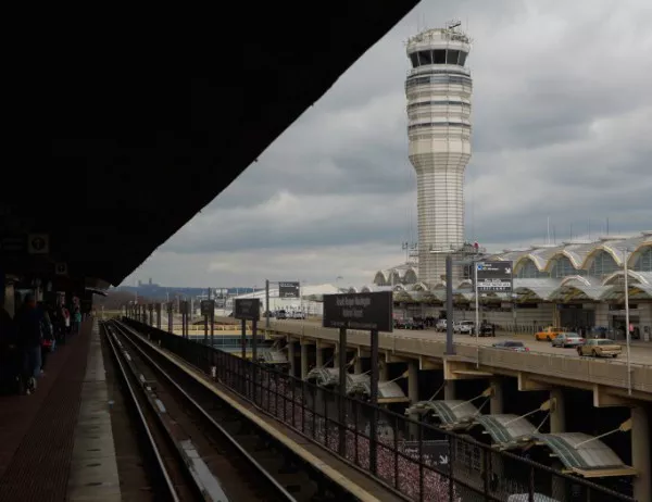 Пуснаха тока на летището във Вашингтон, властите разследват