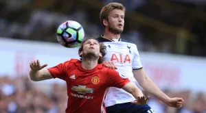 Блинд: Не е приятно да гледаш как Челси се справя по-добре от Ман Юнайтед