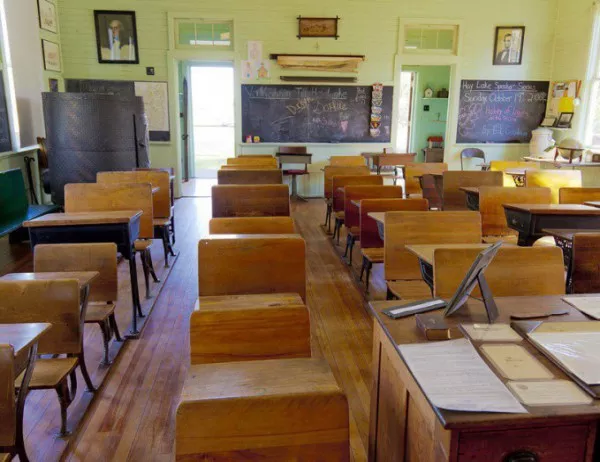 60 училища в страната излизат в принудителна ваканция