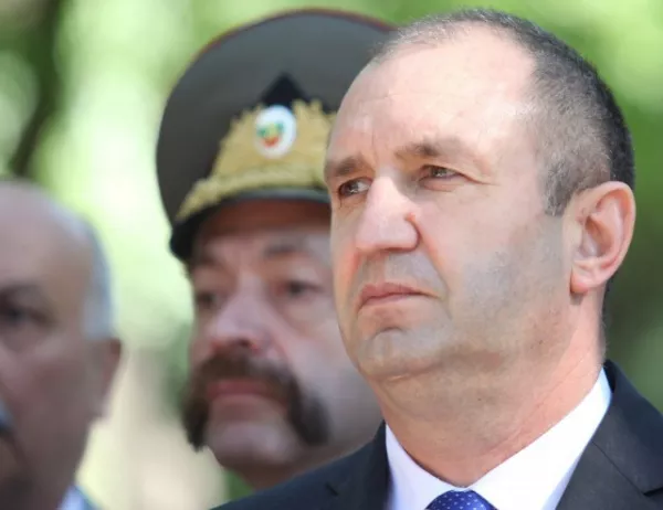 Радев посъветва Борисов да не си сменя позицията за националната сигурност всеки ден