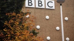 Разкриха какви са заплатите на топ водещите и журналистите в BBC