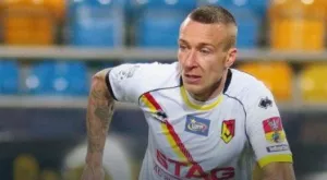 {{ otherArticle[0].article.title }}