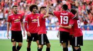 Звезда на Манчестър Юнайтед смени бутонките с кънки и стик (ВИДЕО)