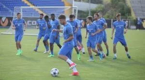 {{ otherArticle[0].article.title }}