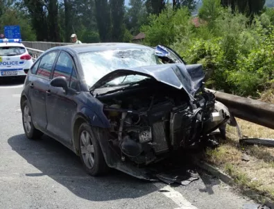 Тежък пътен инцидент в района на Мечката, загина 22-годишна жена