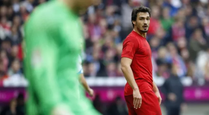 Хуан Мата поведе колоната: Първа звезда на световния футбол се присъедини към каузата на испанеца