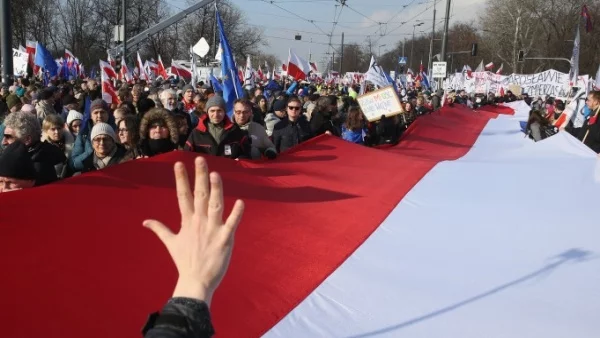 Хиляди протестираха срещу правосъдните реформи в Полша