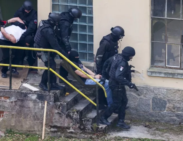 В Германия обискират жилища на предполагаеми терористи