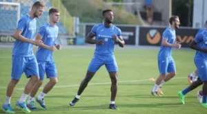 {{ otherArticle[0].article.title }}