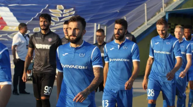 Левски с първа победа за сезона, Обертан дебютира за "сините"