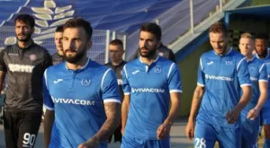 {{ otherArticle[0].article.title }}