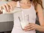 Това се случва с тялото ви, ако пиете мляко преди сън