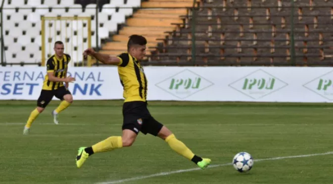 Ботев (Пловдив) стартира бавно, но разчлени Септември в Първа лига