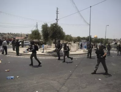 Стотици израелски полицаи са разположени в Стария град на Йерусалим