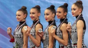 {{ otherArticle[0].article.title }}