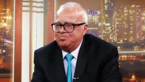 Очаквам някой да каже, че дори България да умре, Борисов трябва да е премиер, за да я погребе 