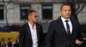 {{ otherArticle[0].article.title }}