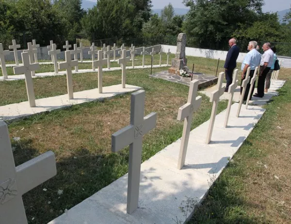 Главчев посети българското военно гробище в село Цапари, Битолско