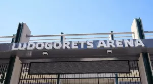 {{ otherArticle[0].article.title }}